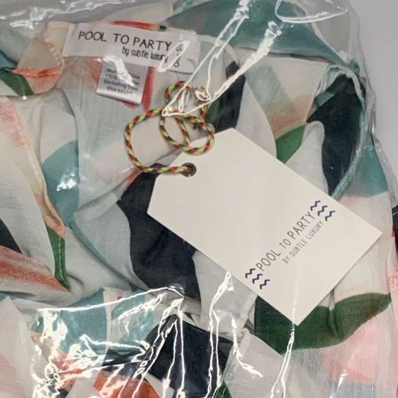 Subtle luxury Pool to Party Cover Up - Picture 3 of 5